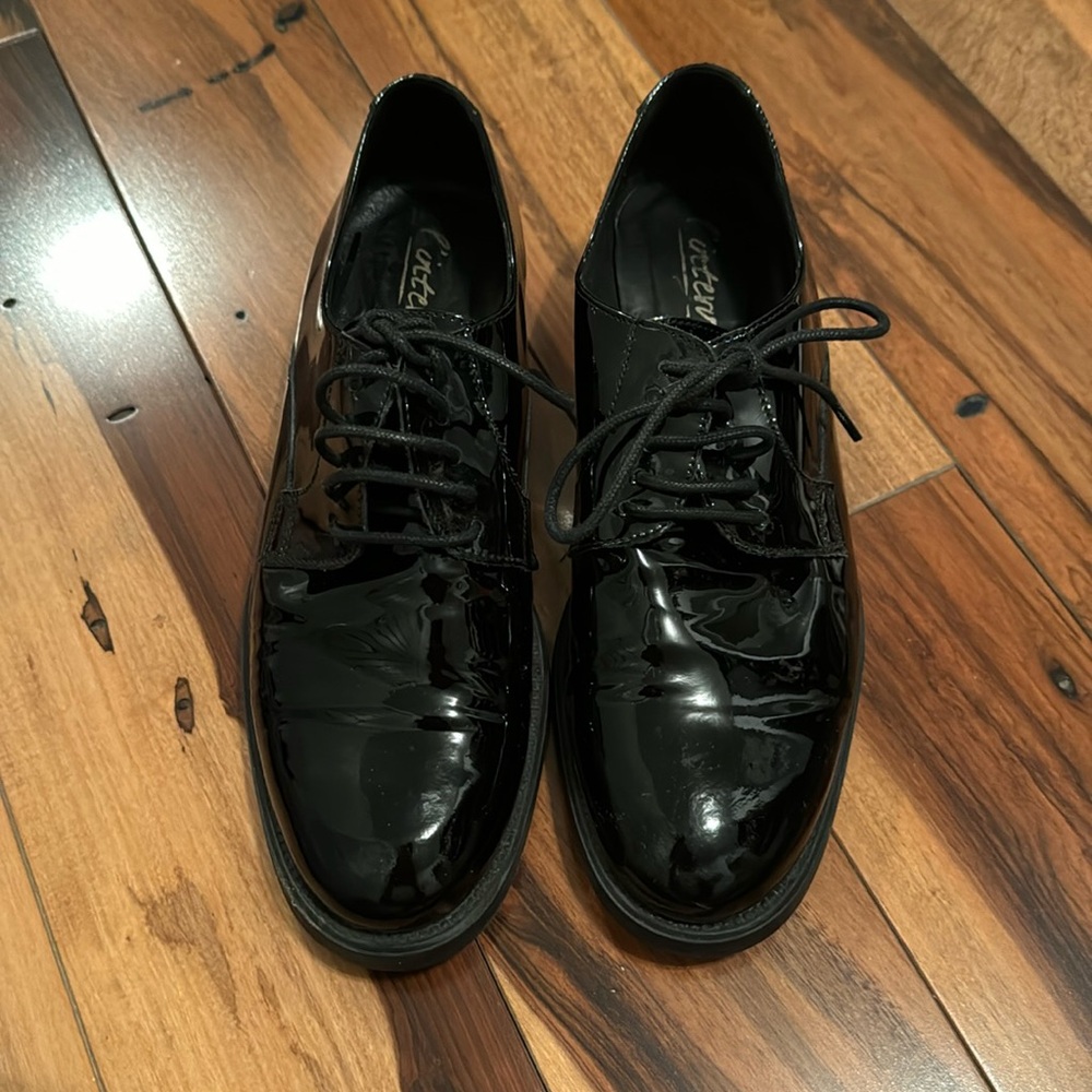 Leather shoes